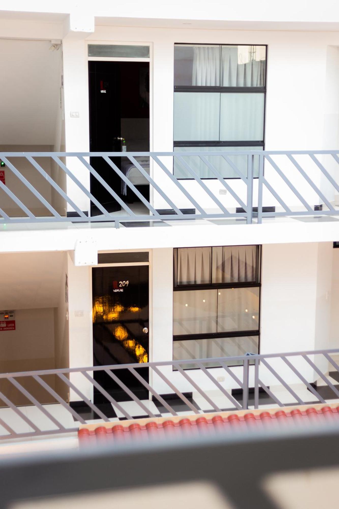 Hotel Venture 上钦查 外观 照片